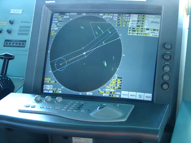 What marine radar shows that the chartplotter does not